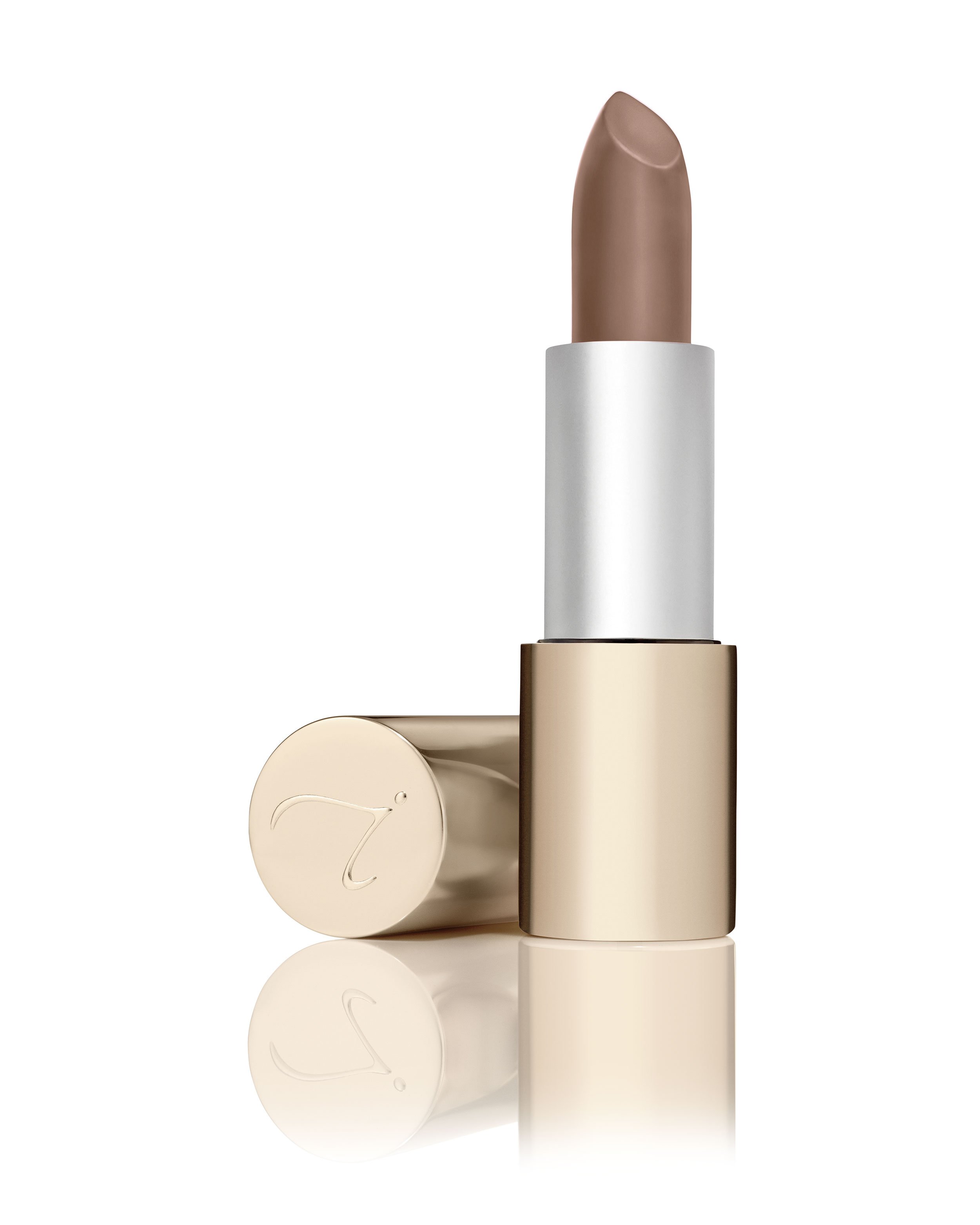 Goldener Lippenstift mit abgenommener Kappe, aufrecht stehend, reflektiert auf weißem Hintergrund.