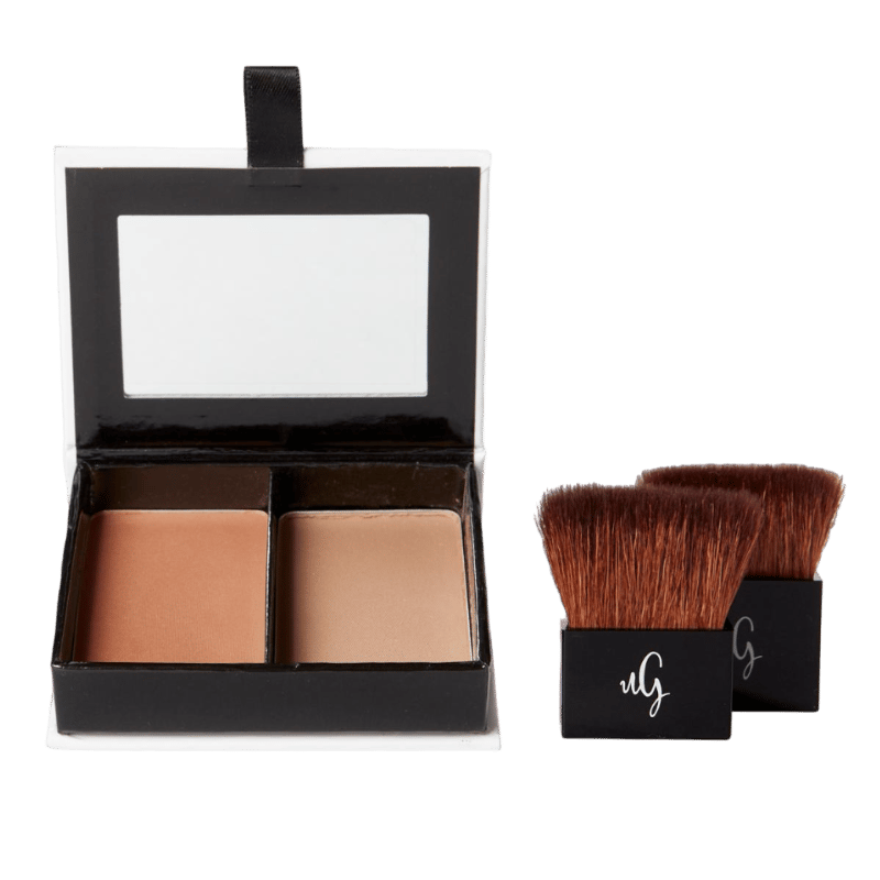 UND GRETEL SUNNE Contouring Puder in zwei Farbtönen mit zwei Pinseln.