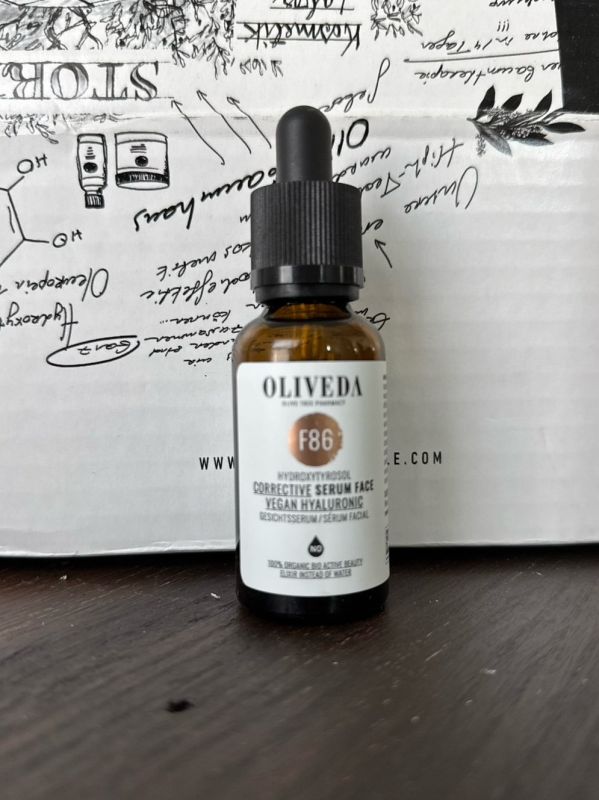 OLIVEDA F86 Vegan Hyaluronic Gesichtsserum Corrective