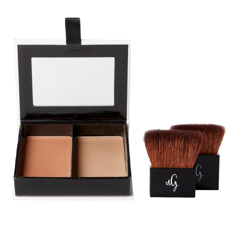UND GRETEL SUNNE Contouring Puder in zwei Farbtönen mit zwei Pinseln.